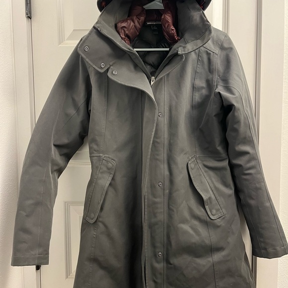 Patagonia Women’s Tres 3 in 1 Waterproof Down Parka Small (lightly worn) - Picture 2 of 14